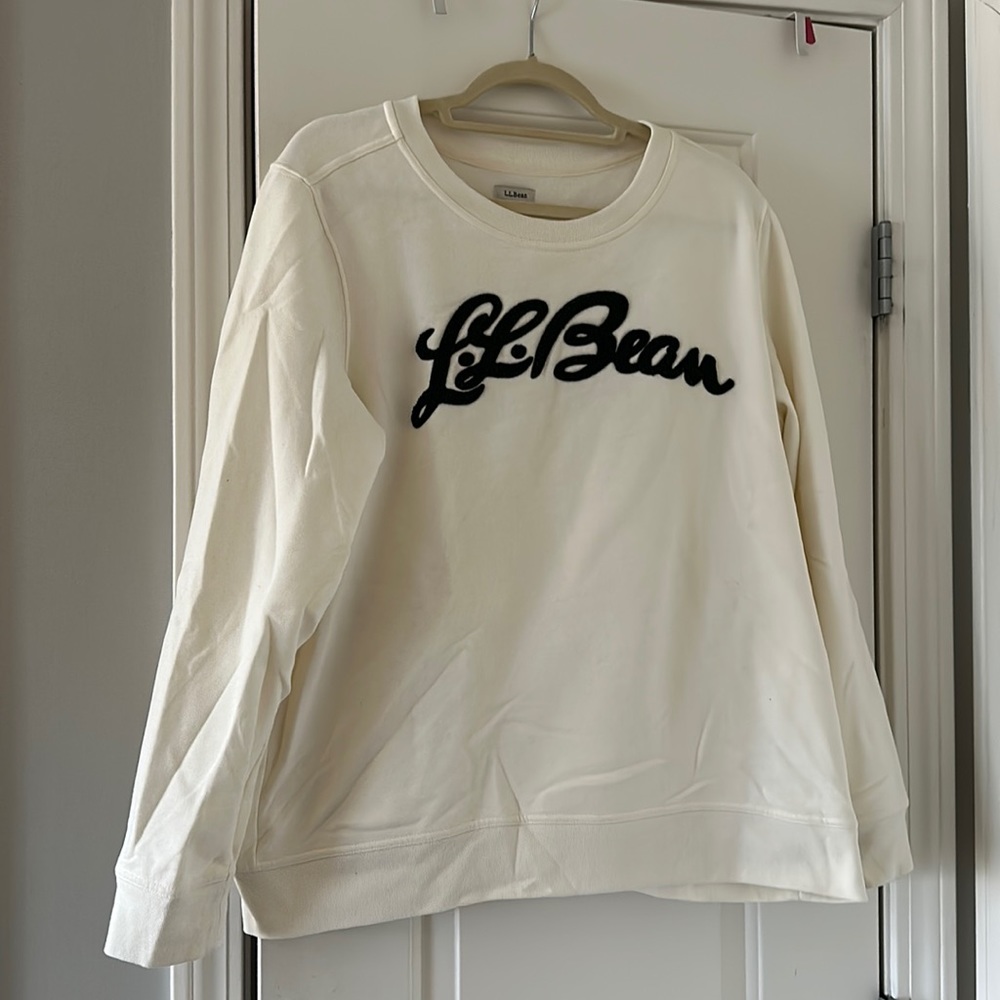 Like new, LL Bean Sweatshirt. Size XL